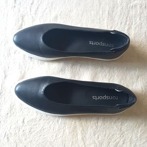 Ronsports black flats - new